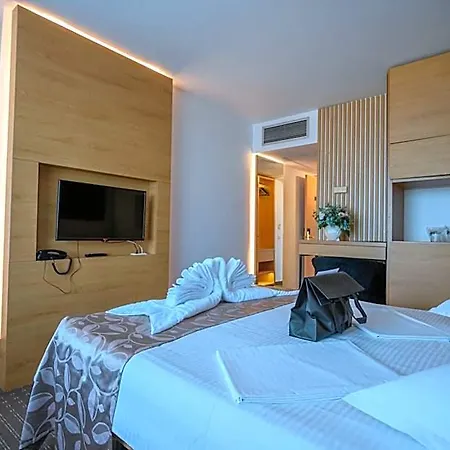 Complex Hotelier Steaua De Mare - Delfinul Hotel 3*